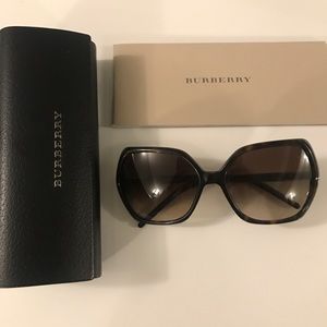 Like new dark tortoise shell Burberry sunglasses